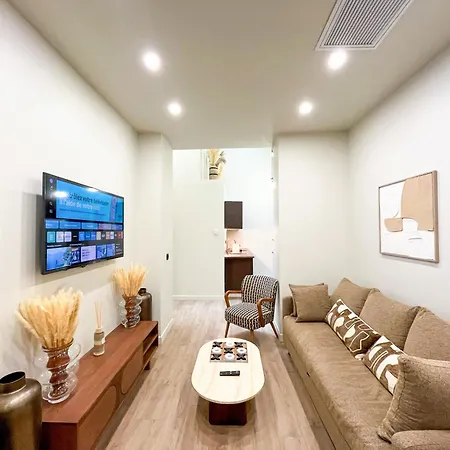 Urban Flat 199 - Beautiful 5 Bedrooms In The Center