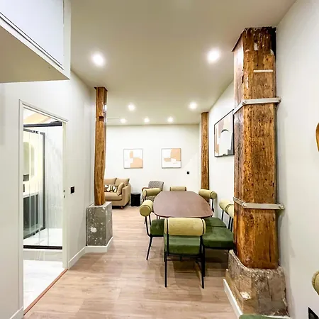 Urban Flat 199 - Beautiful 5 Bedrooms In The Center Apartmán