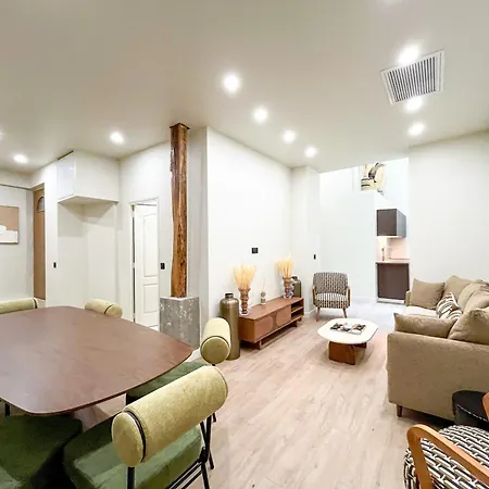 Urban Flat 199 - Beautiful 5 Bedrooms In The Center *